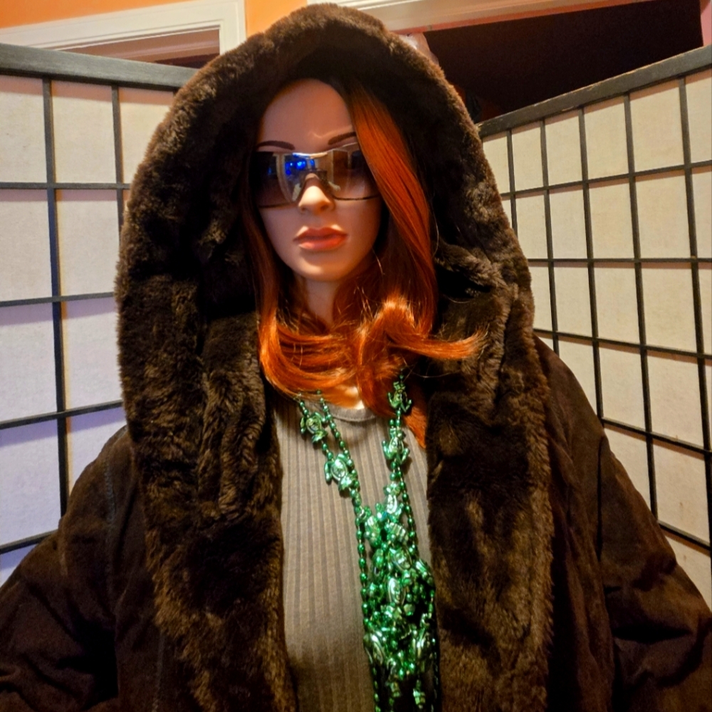 Women's Luxury suede winter hooded coat - Picture 2 of 15